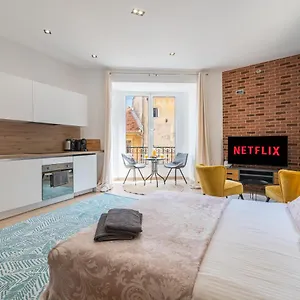https://spacieux-studio-haut-plafond-proche-monaco.fr-provencehotel.com